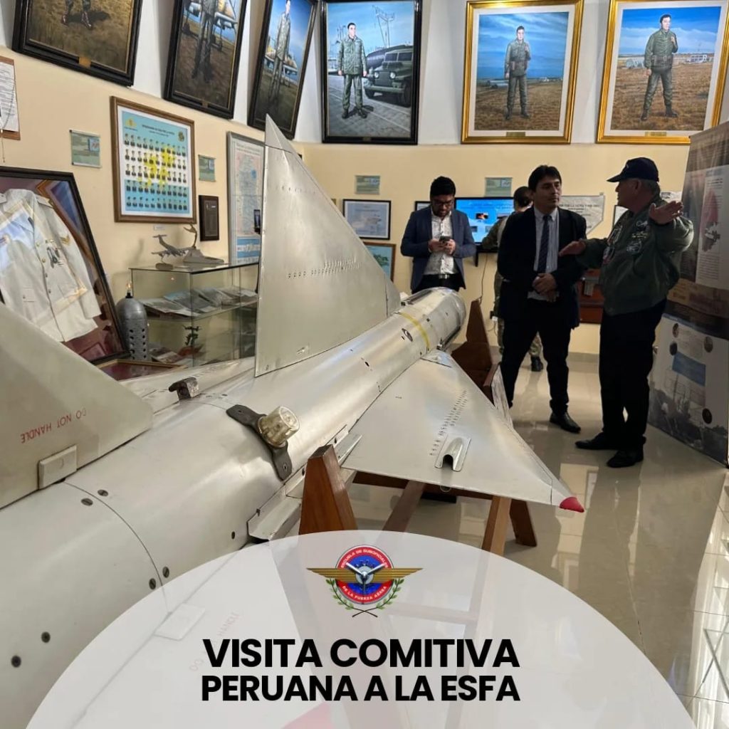 visita comitiva peruana a la esfa 01