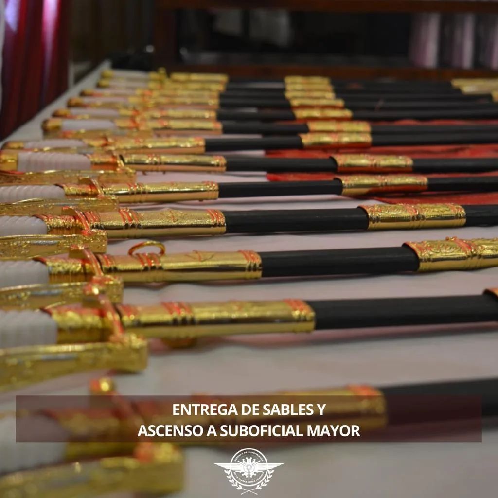 ascenso de suboficiales principales al grado de suboficial mayor 01
