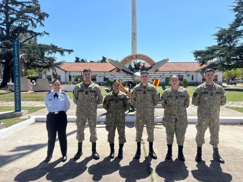 Visita de la Escuela Técnica de Aeronautica 01